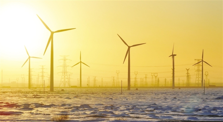     雪后的瓜州风电场 马白玉 摄